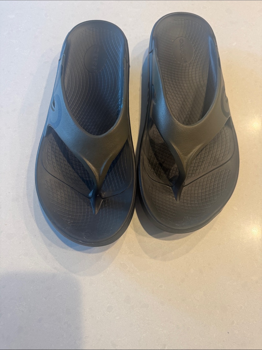 OOFOS Men's Black green Recovery Flip-Flops